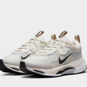 Nike Spark Sneakers (US 9)
